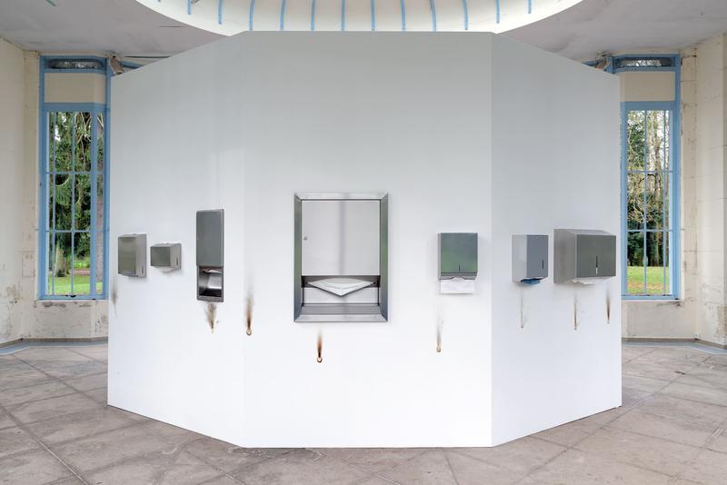Gabriel Kuri, Bottled Water P.d.S. 1, 2013